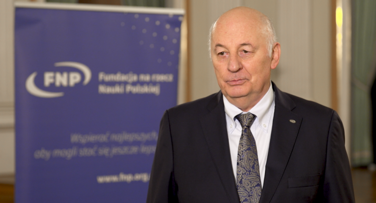Czworo wybitnych polskich naukowców otrzymało po 200 tys. zł. Ich badania i osiągnięcia przyczyniają się do realnych postępów w nauce