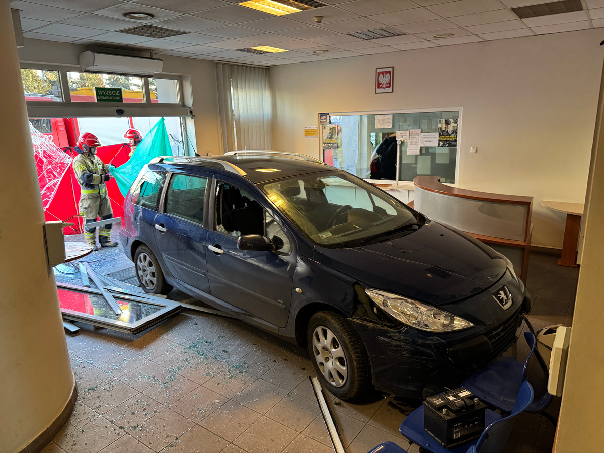 Gruzin z premedytacją wjechał w komisariat w Bydgoszczy. Nie będzie aresztowany!