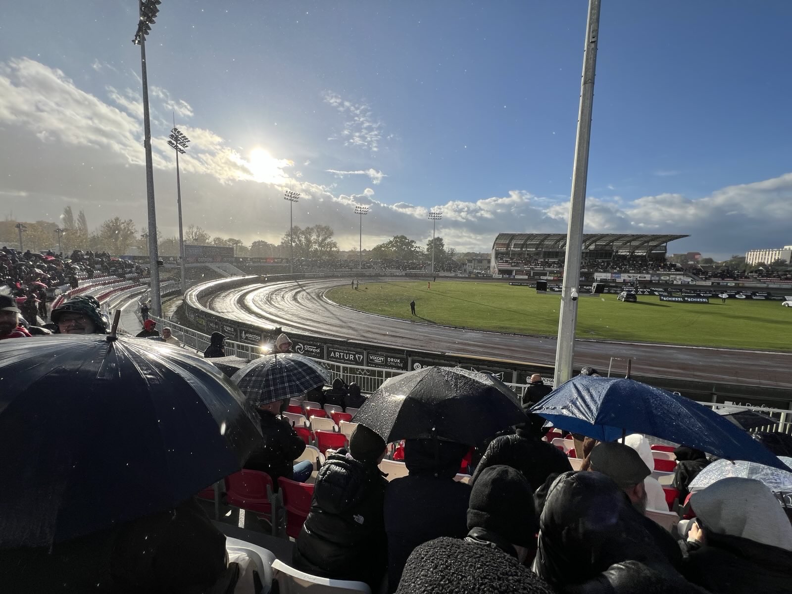 Paweł Wołoszczuk: Czy podatki mogą napędzać żużel?