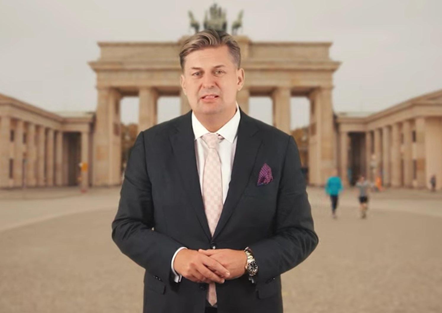 Posłem AfD został działacz znany z wypowiedzi, iż „nie wszyscy członkowie SS powinni być uznawani za przestępców”