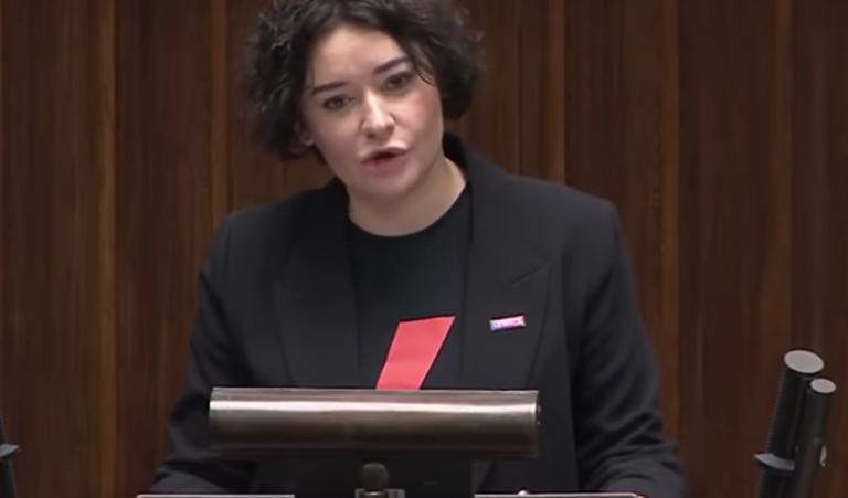 “Stare trupy” – posłanka Lewicy znieważa ofiary ludobójstwa na Wołyniu