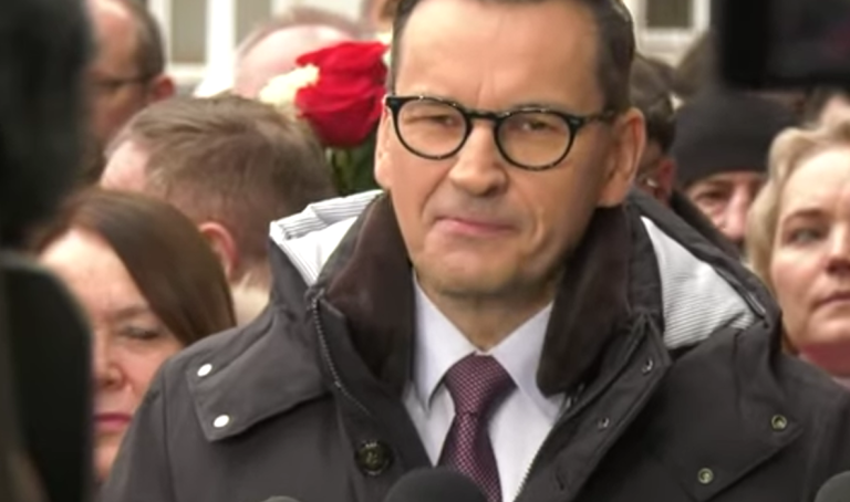Prokuratura postawiła zarzuty Morawieckiemu. Były premier miał przekroczyć uprawnienia, organizując wybory kopertowe