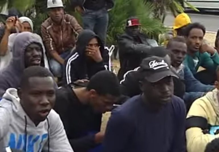 “Ujawniam rządową korespondencję – szykują się na olbrzymie fale nielegalnych imigrantów!”