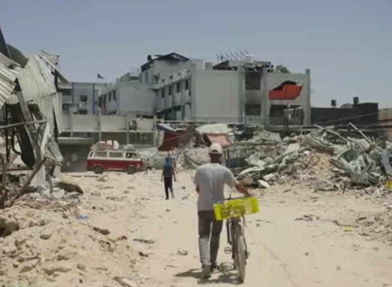 System opieki zdrowotnej w Strefie Gazy jest zdewastowany. Ponowne dostawy pomocy humanitarnej to kropla w morzu potrzeb