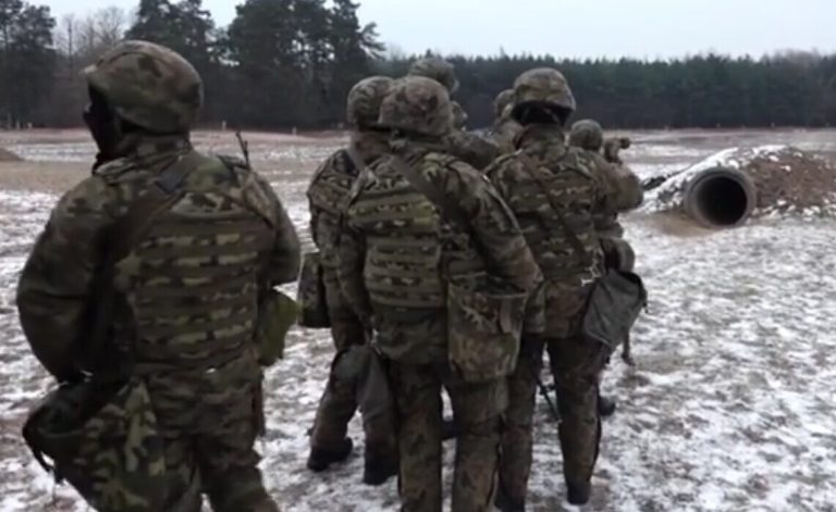 Polacy sprzeciwiają się wysłaniu wojsk na Ukrainę – nie popiera tego pomysłu aż 3/4 respondentów