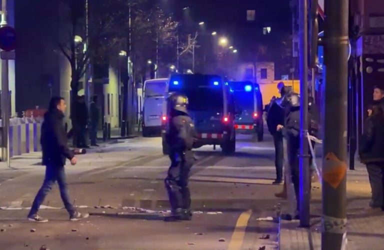 Zamieszki w hiszpańskim miasteczku po eksmisji imama z rodziną