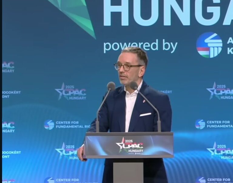 Przewodniczący FPÖ na CPAC Hungary: “Fala wolności rozprzestrzenia się po Europie. Walczcie i pokonajcie globalistów!”