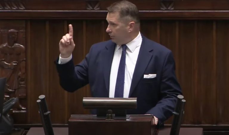 Czarnek punktuje Tuska podczas debaty nad wotum zaufania: “Pominął Pan fakt służenia jednak interesom niemieckim, a nie polskim”