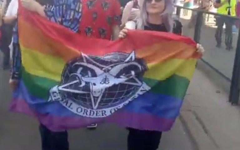 „Szatan nie wyklucza” – oficjalna delegacja satanistów na paradzie LGBT pod patronatem Warszawy