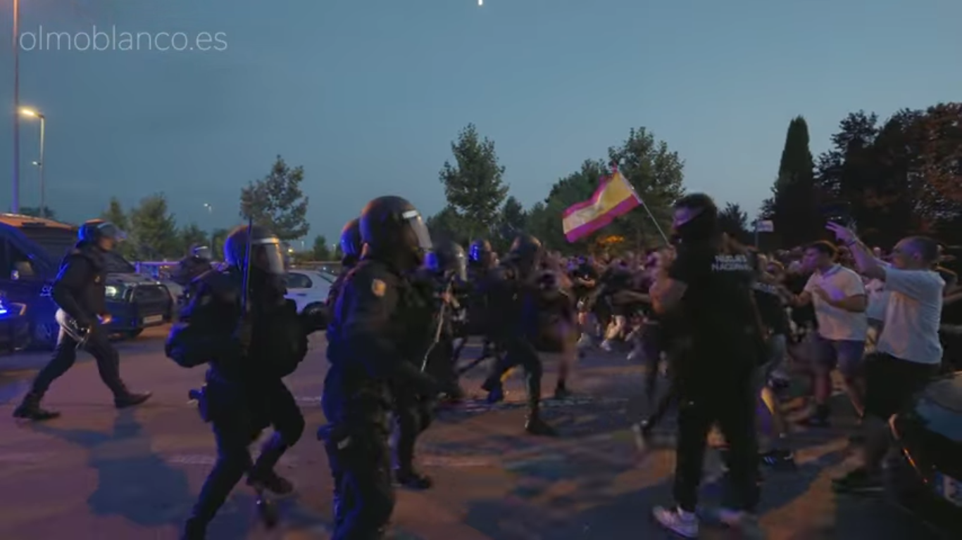 Zamieszki pod Madrytem po gwałcie afrykańskiego migranta na młodej Hiszpance