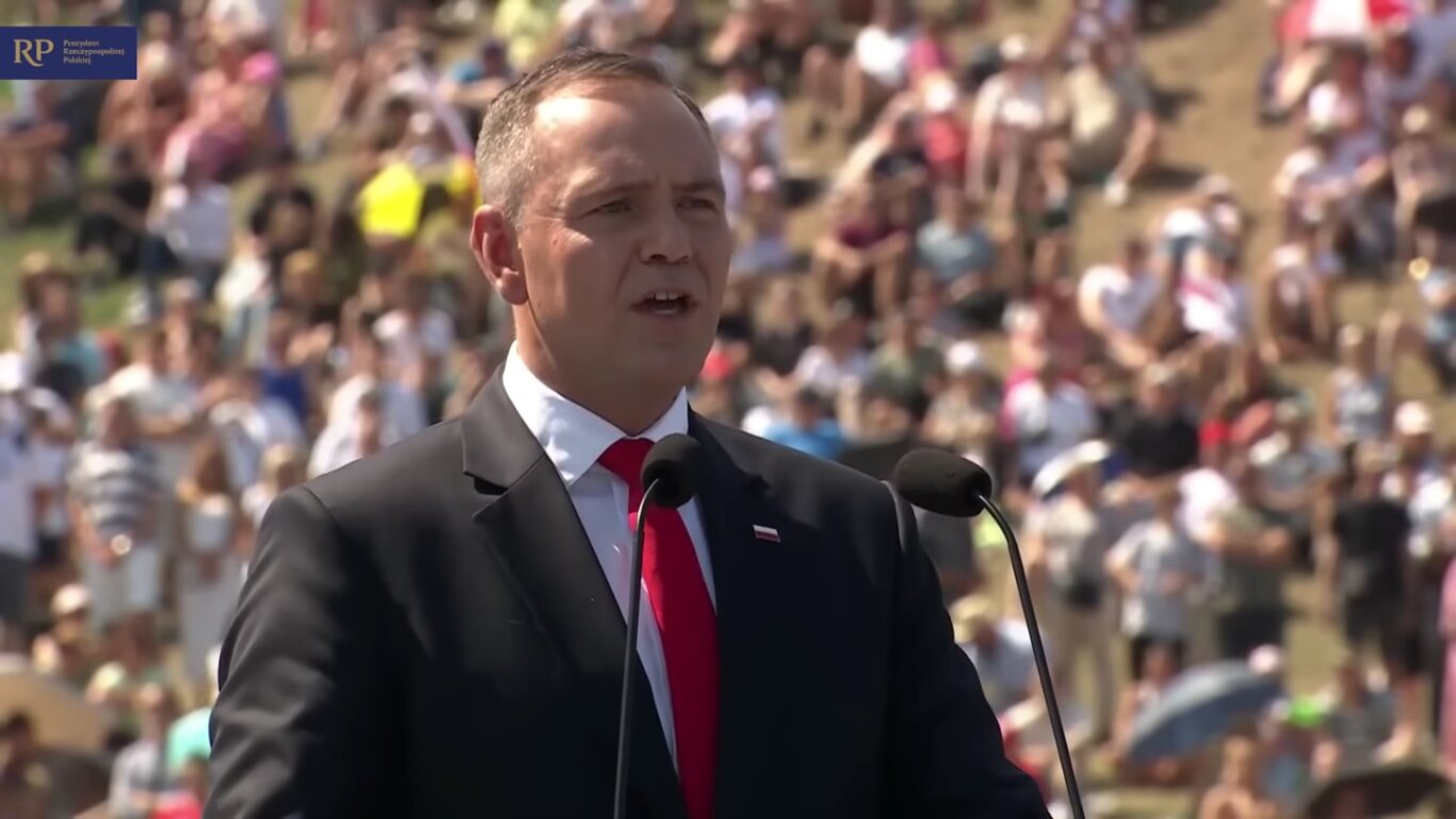 Prezydent: Potrzebna jest “realna pancerna pięść odstraszania i obrony”