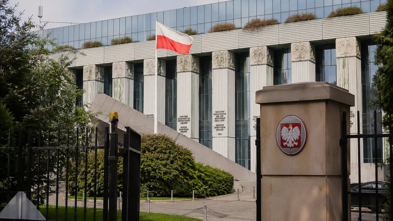 TK staje po stronie konstytucyjnej rodziny. Rząd zapowiada, że wyroku nie uzna