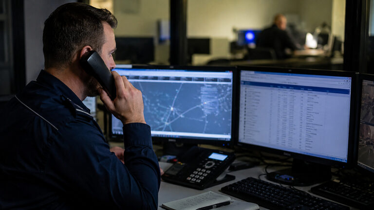 Jeden telefon uruchomił pomoc. Polska policja zapobiegła tragedii w Wielkiej Brytanii