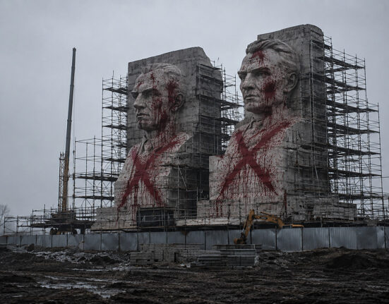 Panteon pod Kijowem dla Bandery i Szuchewycza? Ukraina znów gloryfikuje sprawców rzezi wołyńskiej – ilustracja