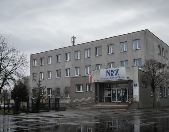 Sośnierz chce rozmontować monopol NFZ. Wraca pomysł kas chorych – ilustracja