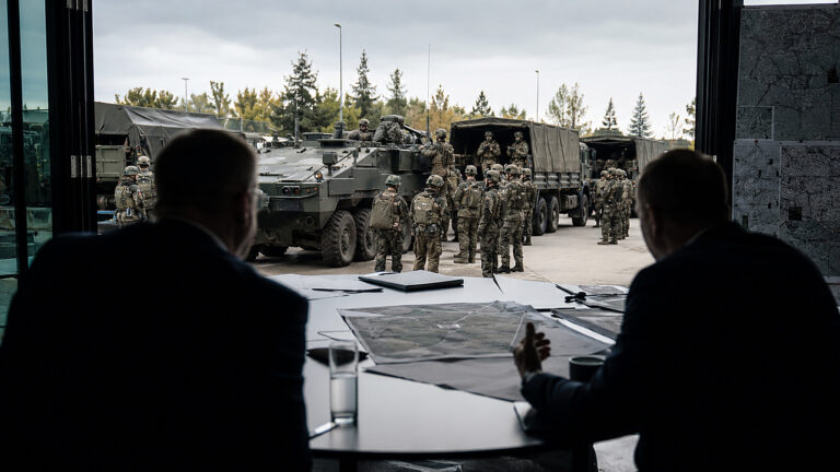 Siemoniak uderza w Mentzena. Spór o mobilizację to test powagi państwa