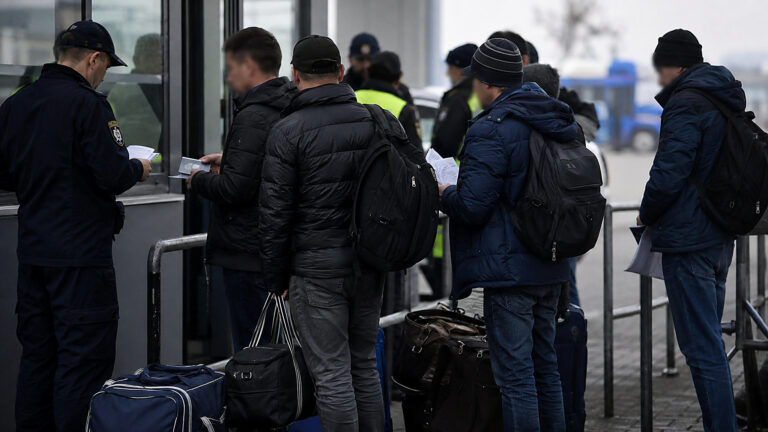 67,2 proc. za deportacją Ukraińców bez legalnej pracy. Sondaż pokazuje zmianę