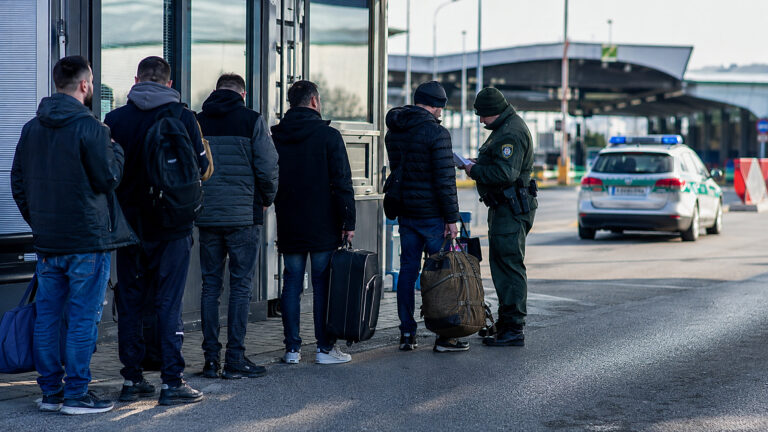 67,2 proc. Polaków za deportacją Ukraińców bez legalnej pracy