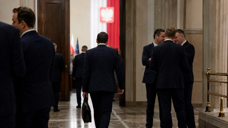 Morawiecki poza PiS. Sąd partyjny wyrzucił 40 parlamentarzystów