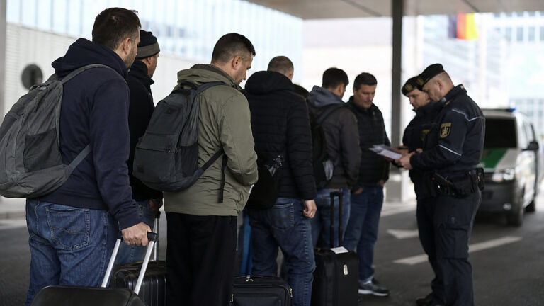 Niemcy ograniczają ochronę dla Ukraińców. Poborowym grozi deportacja