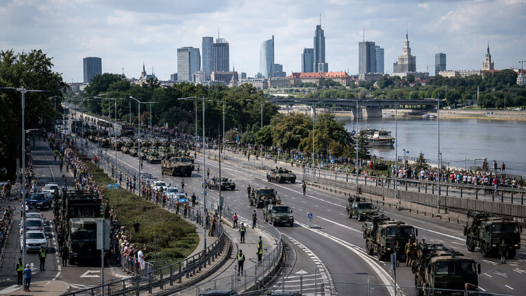 Defilada w Warszawie i utrudnienia. Święto Wojska Polskiego 2026 w praktyce