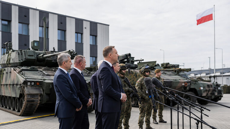PiS przypomina modernizację armii. Siedlce i 18. Dywizja w centrum przekazu