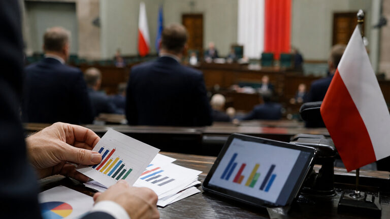 Prawica miałaby większość. Sondaż OGB to ostrzeżenie dla koalicji