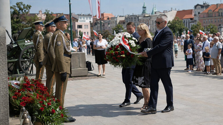 Święto Wojska Polskiego w Wielkopolsce. Pamięć idzie przed piknikiem