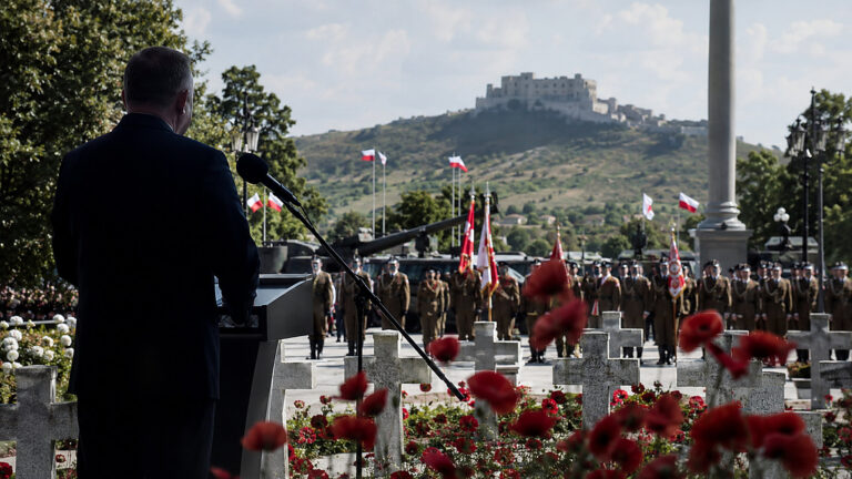 Nawrocki mówił o „obrońcach Monte Cassino”. Pamięć wymaga precyzji