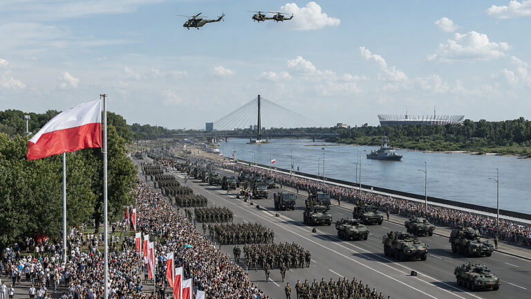 Święto Wojska Polskiego godzina po godzinie. Defilada, morze i 9 tys. żołnierzy
