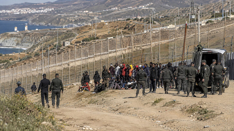 Ceuta znów wrze. Maroko zatrzymało 294 migrantów i 61 podejrzanych