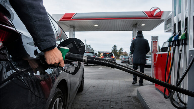 Ciecióra uderza w Orlen. „Klucze do kryzysu” są dziś w koncernie