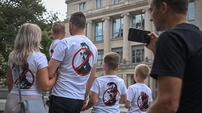 Spór o koszulki przeciw UPA. Halchuk chce sądu rodzinnego