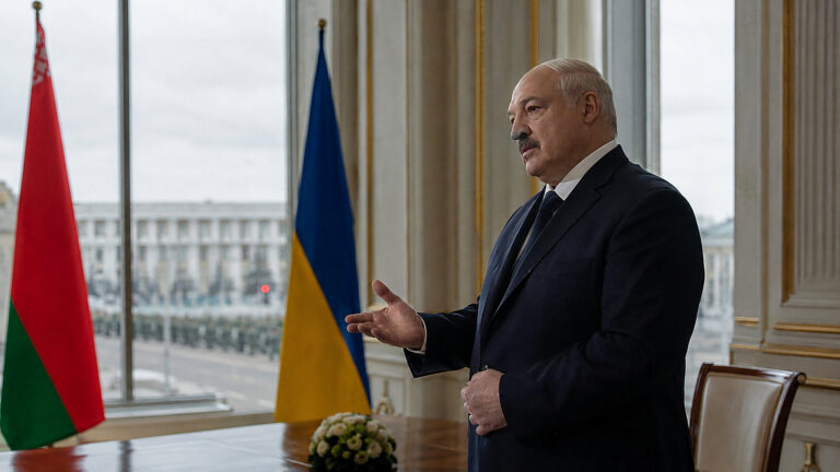 Łukaszenko życzy Ukrainie pokoju. Mińsk przemilcza własną rolę