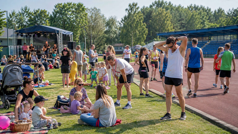 Ostrołęka: rodzinny piknik trzeźwości i Cross na Ostrej Łące