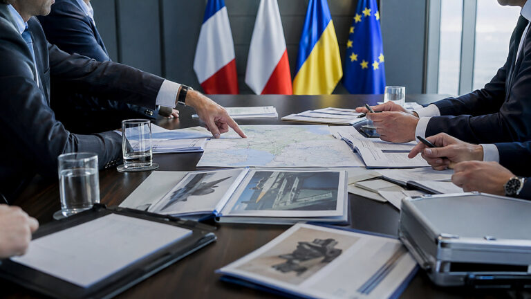 Francja chce wiązać ręce Ukrainie. Polska broni swobody zakupów