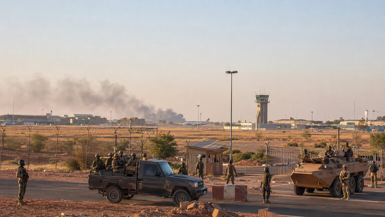 Atak na Bazę 101 przy lotnisku w Niamey. Niger mobilizuje siły