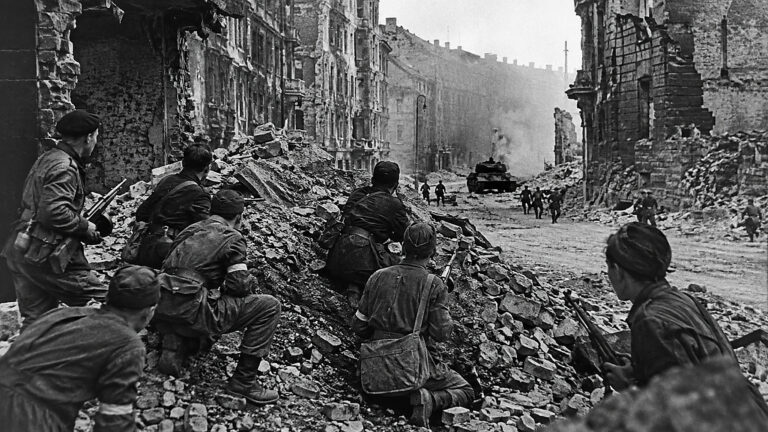 Powstanie Warszawskie 1944 — 63 dni walki o stolicę