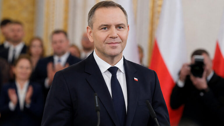 56 procent Polaków dobrze ocenia prezydenturę Karola Nawrockiego