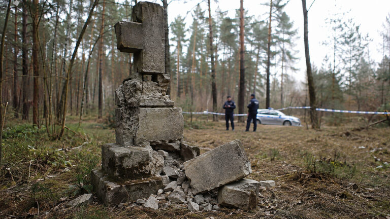 Dewastacja pomnika UPA pod Hrubieszowem. Ambasada Ukrainy żąda reakcji