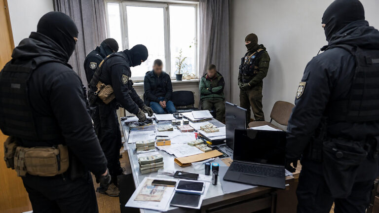 Siedem osób zatrzymanych na Ukrainie. Miały pomagać w unikaniu mobilizacji