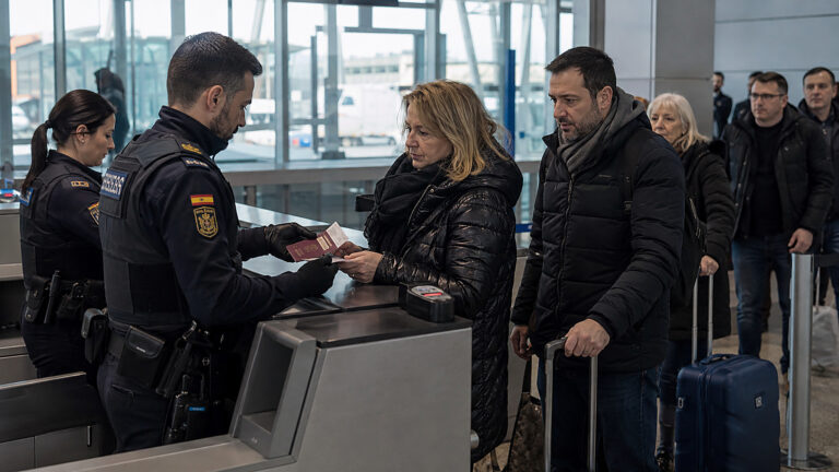Hiszpania odpowiada Włochom kontrolami granicznymi. Spór o Ceutę uderza w Schengen