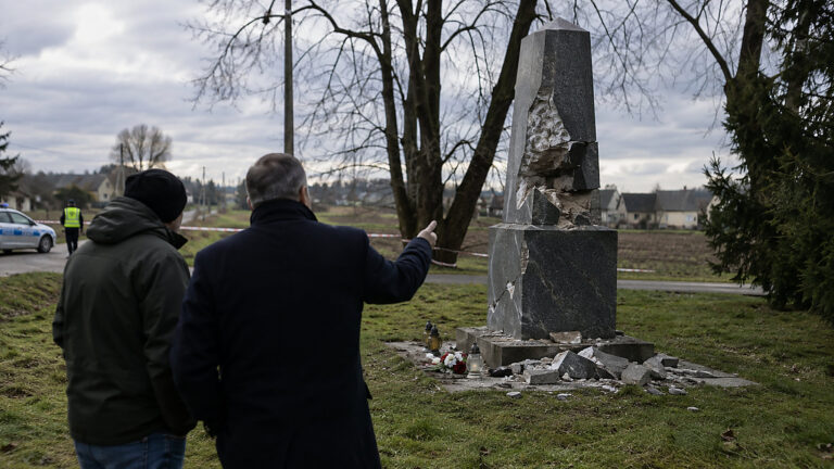 Braun po sporze o obelisk UPA: łatwiej potępić sprzeciw niż nazwać sprawców