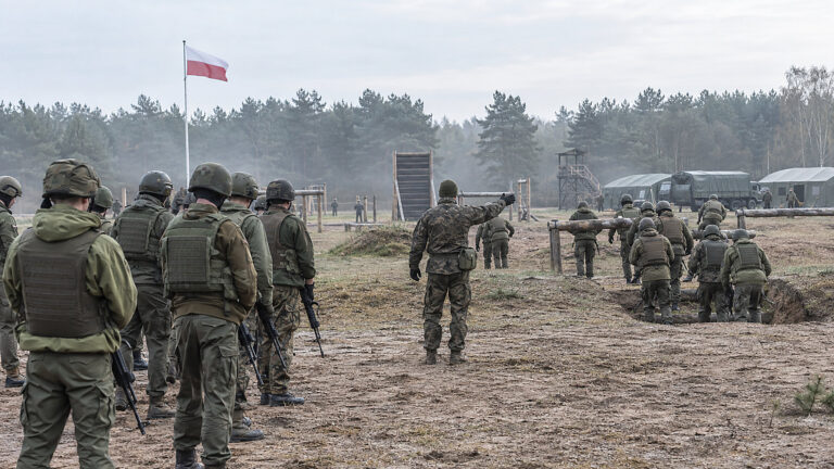 Saldo migracji na pobyt stały najwyższe od 1966 roku. GUS podał dane za 2025