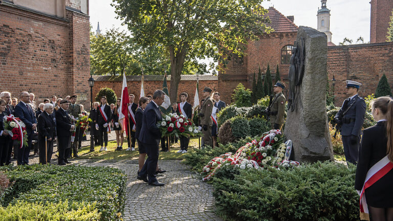 Kalisz uczcił 87. rocznicę sowieckiej agresji. Pamięć o Sybirakach