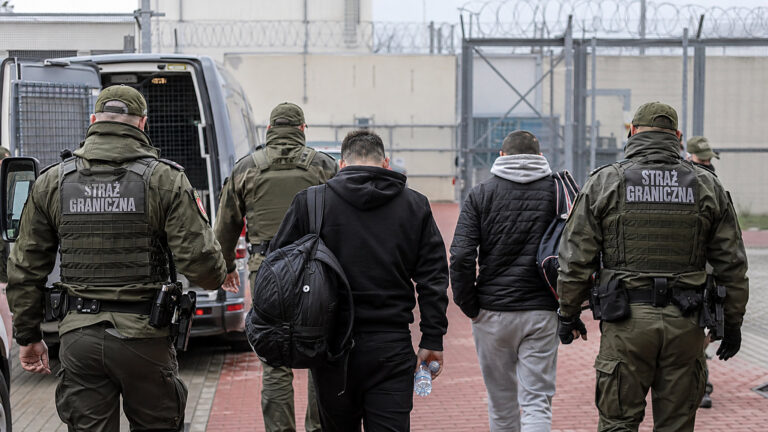 Z więzienia w Chełmie za granicę. Dwaj cudzoziemcy wydaleni z Polski