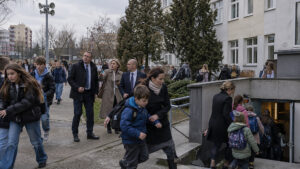 Alarm obnażył chaos procedur. Polska nie przygotowała ludzi na zagrożenie – ilustracja