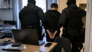 Policja: 15-latek szukał treści o zamachu i zabójstwie funkcjonariusza – ilustracja