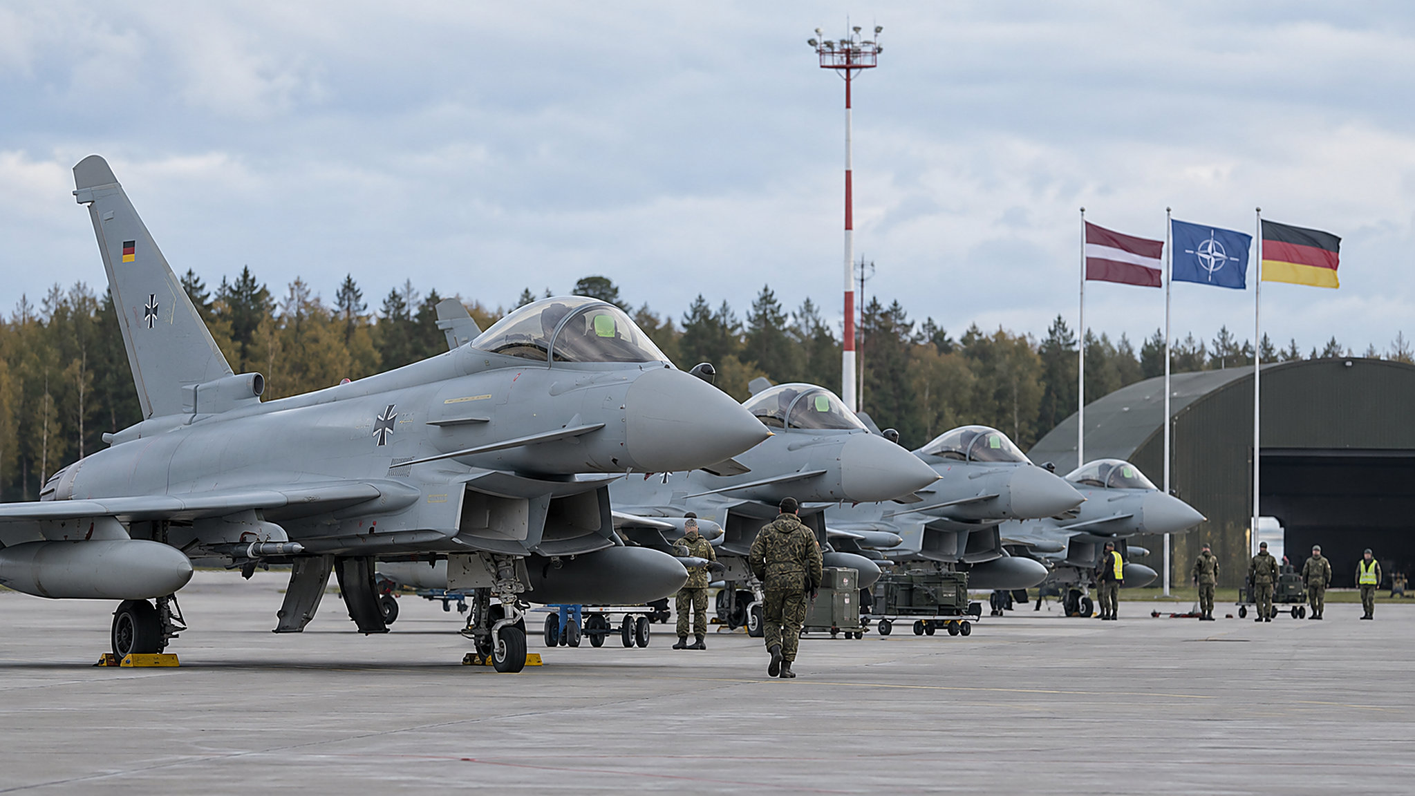 Łotwa głosuje pod osłoną NATO. Cztery Eurofightery pilnują nieba – ilustracja